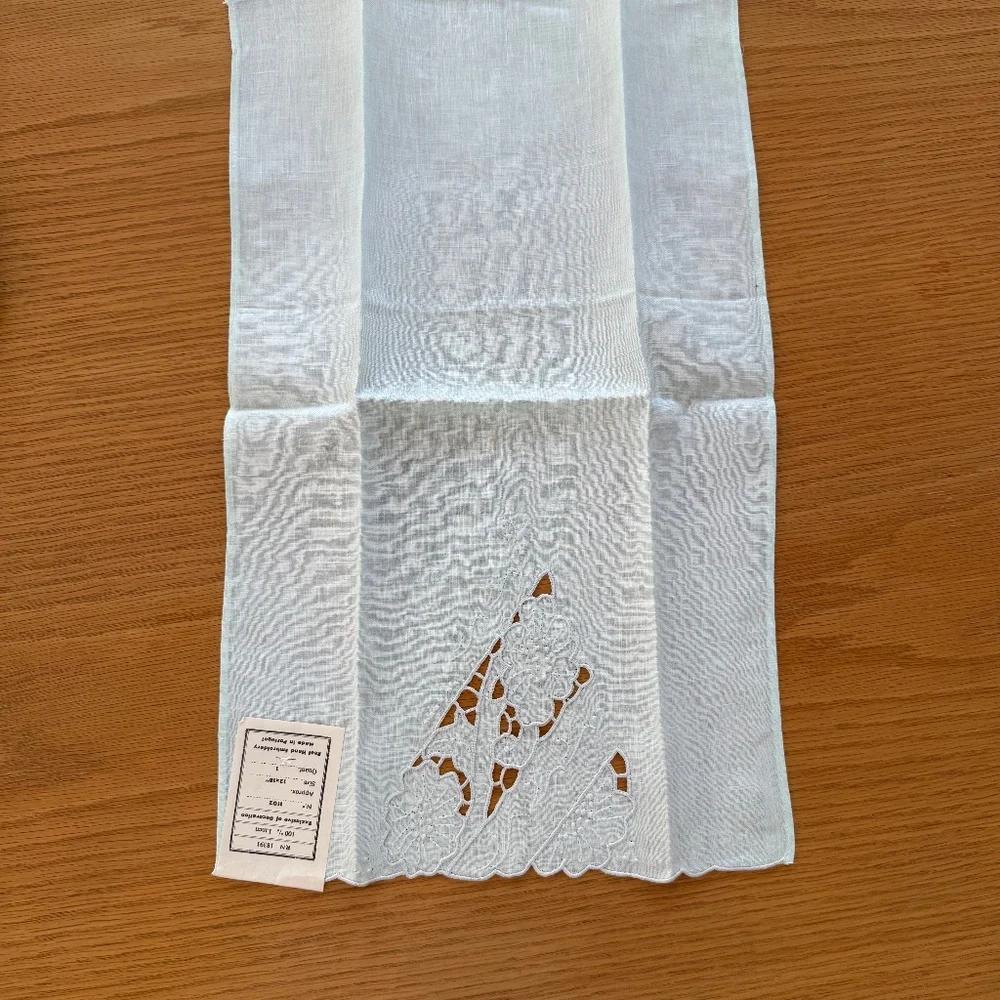 VINTAGE HAND EMBROIDERED LINEN HAND TOWELS-SET/3